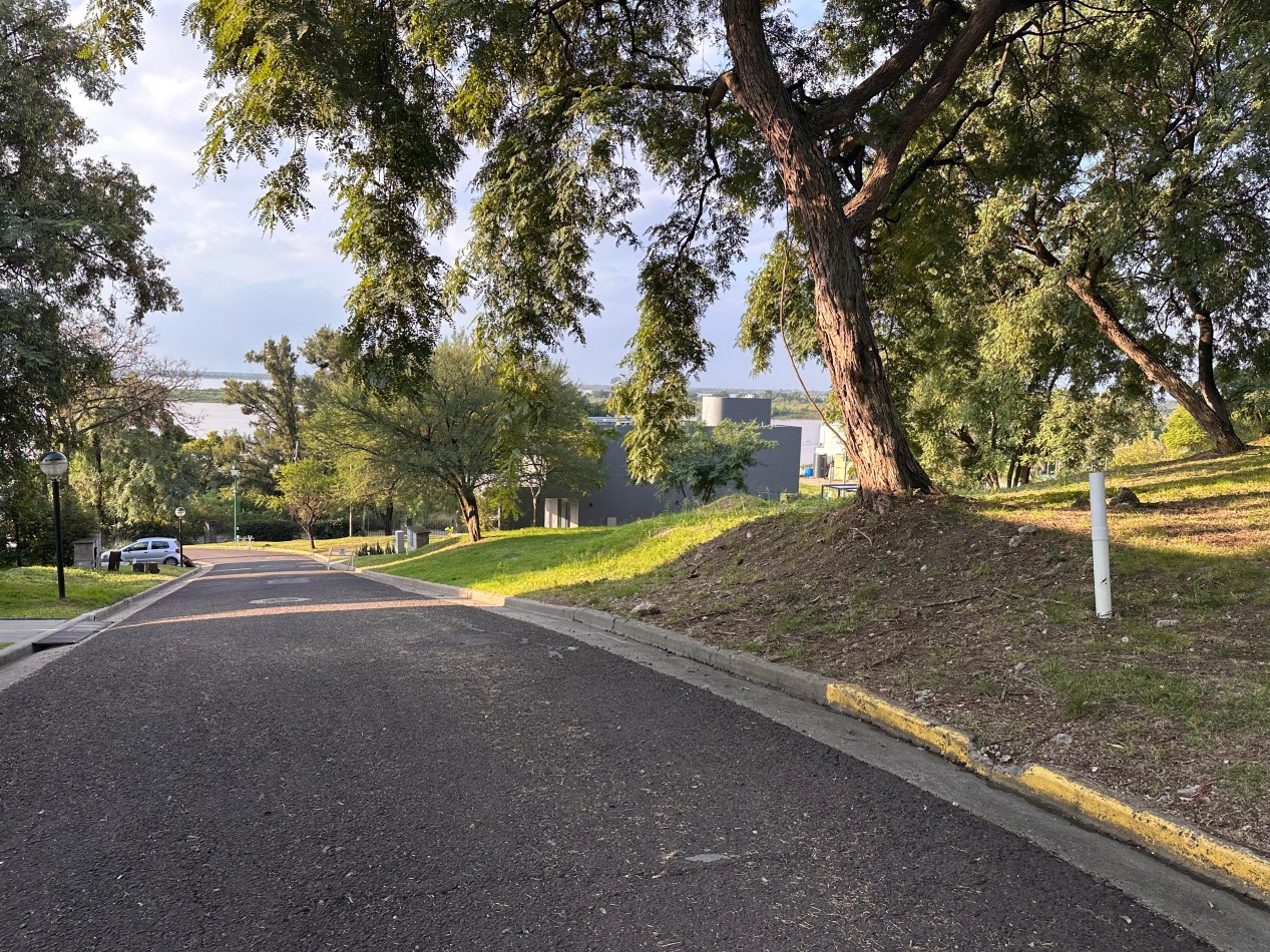 VENDO LOTE EN PUERTO URQUIZA 1.200 M2 U$D 120.000