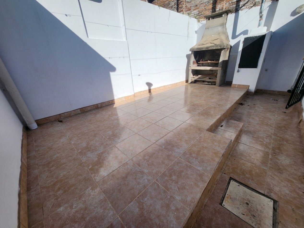 ALQUILO CASA 2 DORMITORIOS EN CALLE VICTORIA $350.000 FINAL