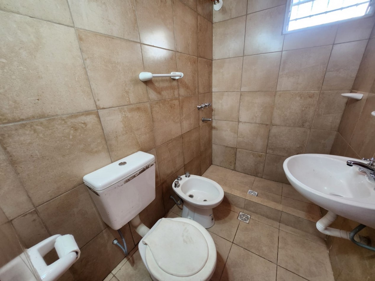ALQUILO CASA 2 DORMITORIOS EN CALLE VICTORIA $350.000 FINAL
