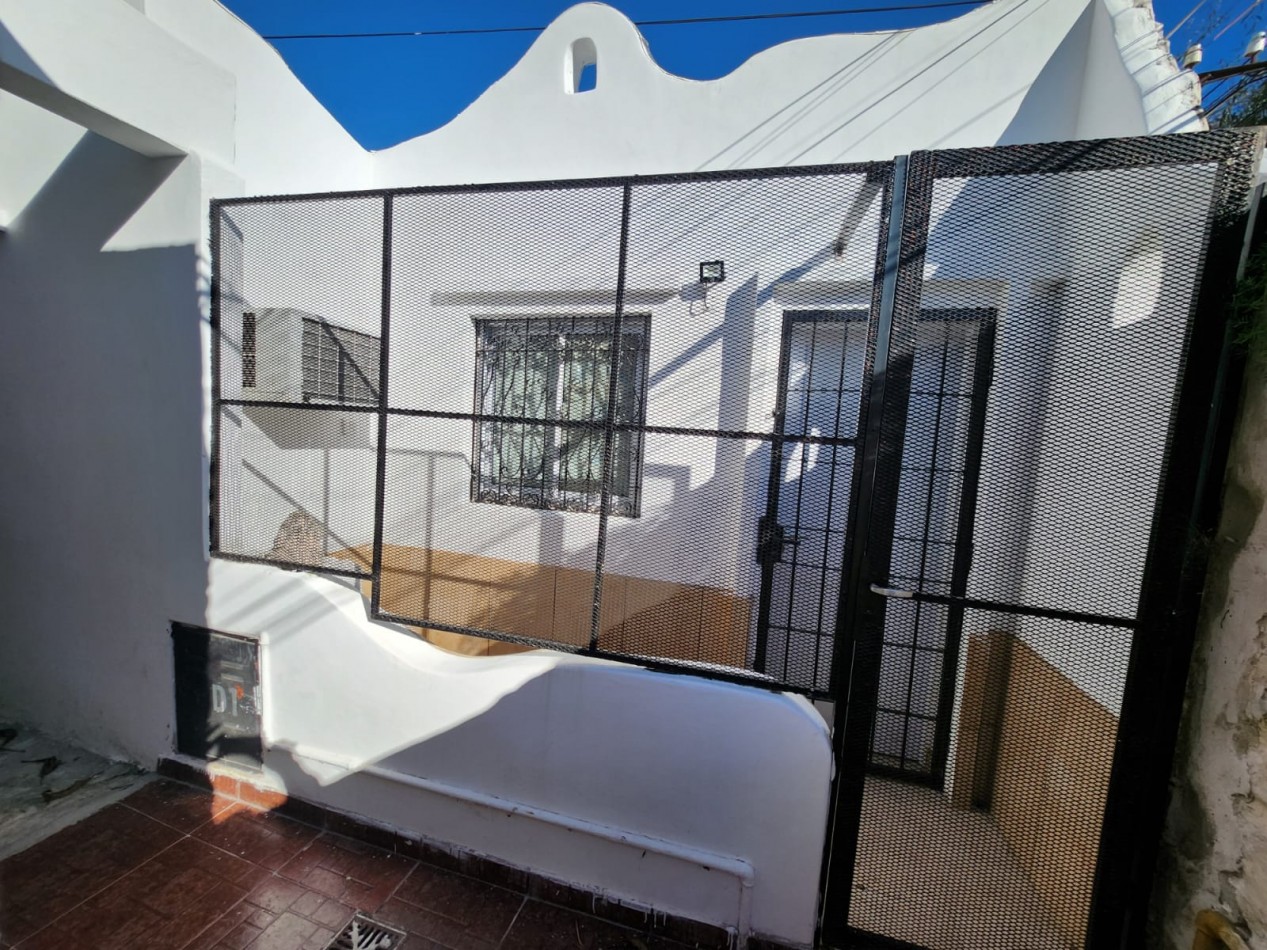 ALQUILO CASA 2 DORMITORIOS EN CALLE VICTORIA $350.000 FINAL