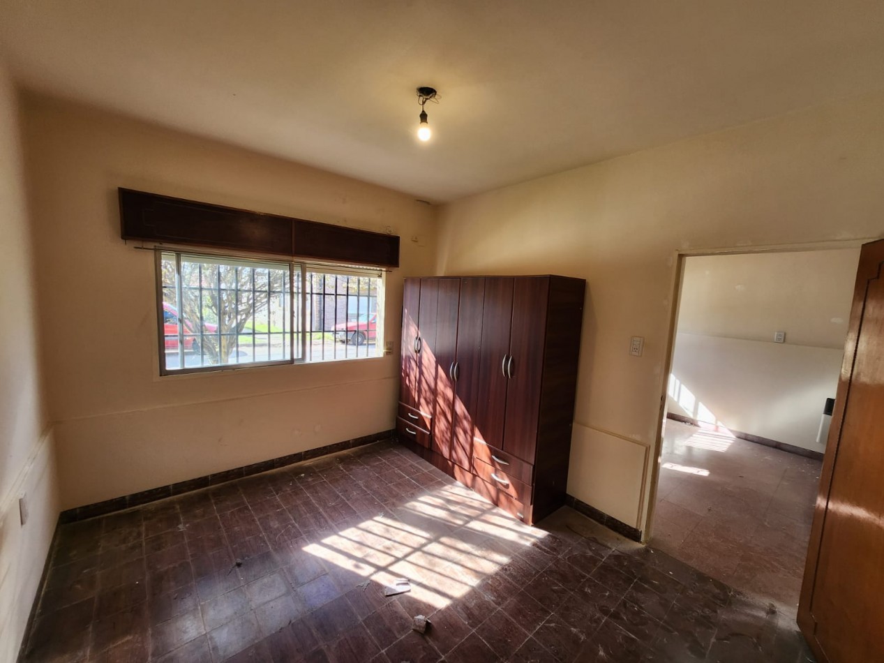 ALQUILO CASA 3 DORMITORIOS CON COCHERA $750.000+IMPUESTOS 