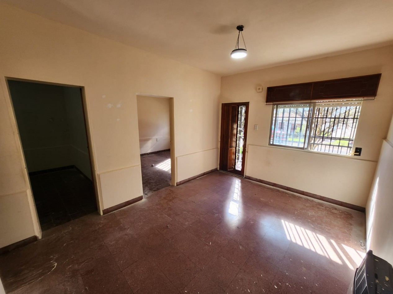 ALQUILO CASA 3 DORMITORIOS CON COCHERA $750.000+IMPUESTOS 