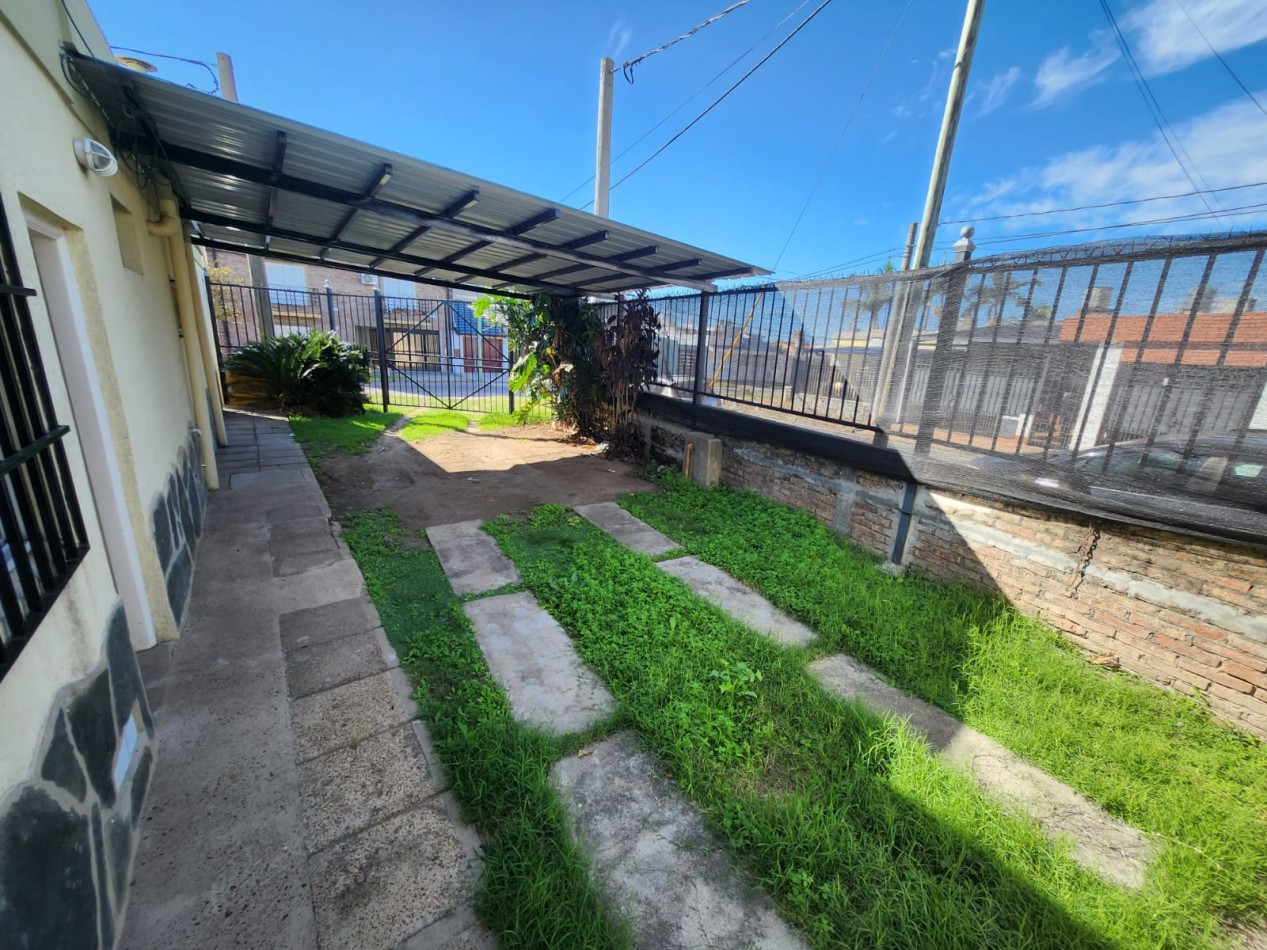 ALQUILO CASA 3 DORMITORIOS CON COCHERA $750.000+IMPUESTOS 