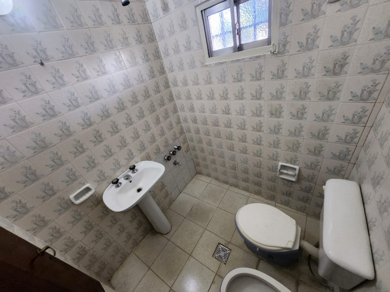 ALQUILO CASA 3 DORMITORIOS CON COCHERA $750.000+IMPUESTOS 
