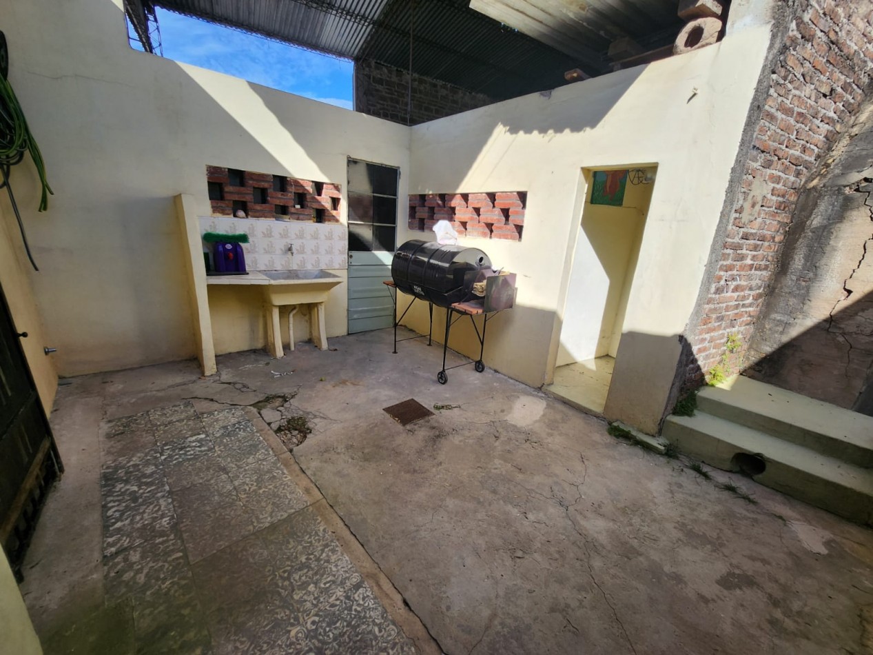 ALQUILO CASA 3 DORMITORIOS CON COCHERA $750.000+IMPUESTOS 