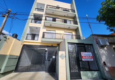 ALQUILO LOCAL ZONA SUDAMERICA Y CHURRUARIN $270.000+EXP+IMP