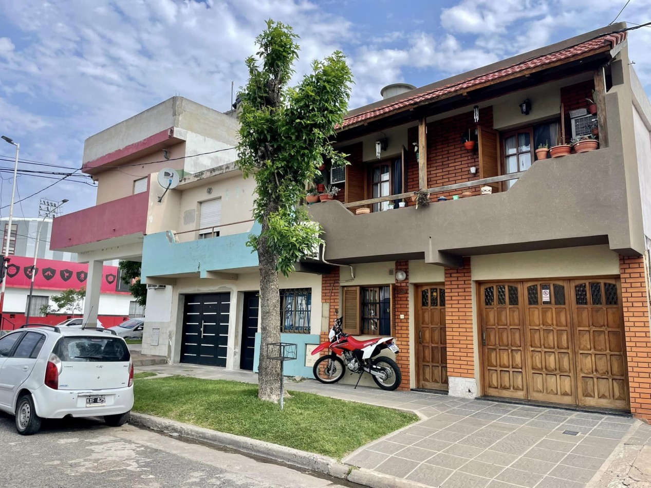 VENDO HERMOSA CASA 3 DORM ZONA CLUB PATRONATO