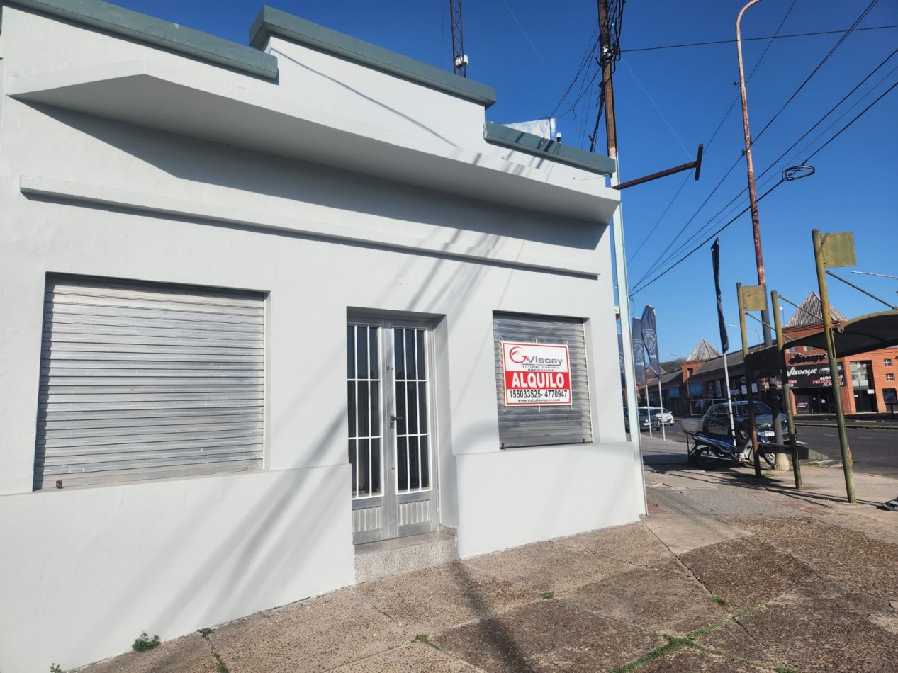 ALQUILO LOCAL COMERCIAL EN AV. ALMAFUERTE $150.000 FINALES