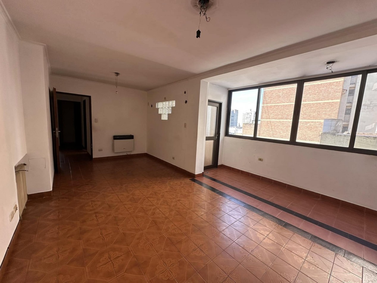 VENDO DEPTO 3 DORM. COCHERA. BAULERA. CENTRICO