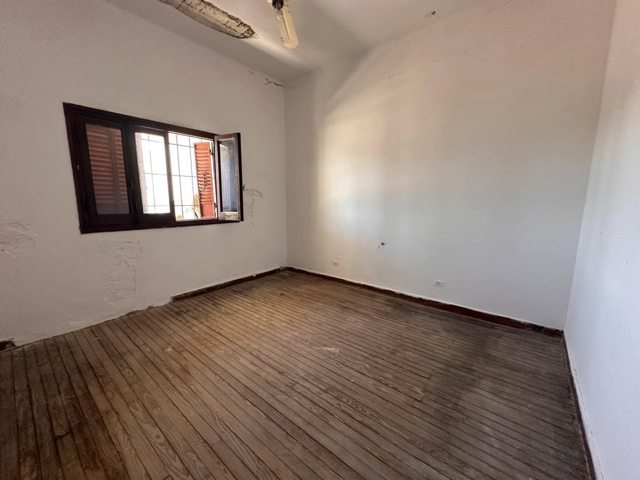 VENDO CASA A RECICLAR ZONA 5 ESQUINAS