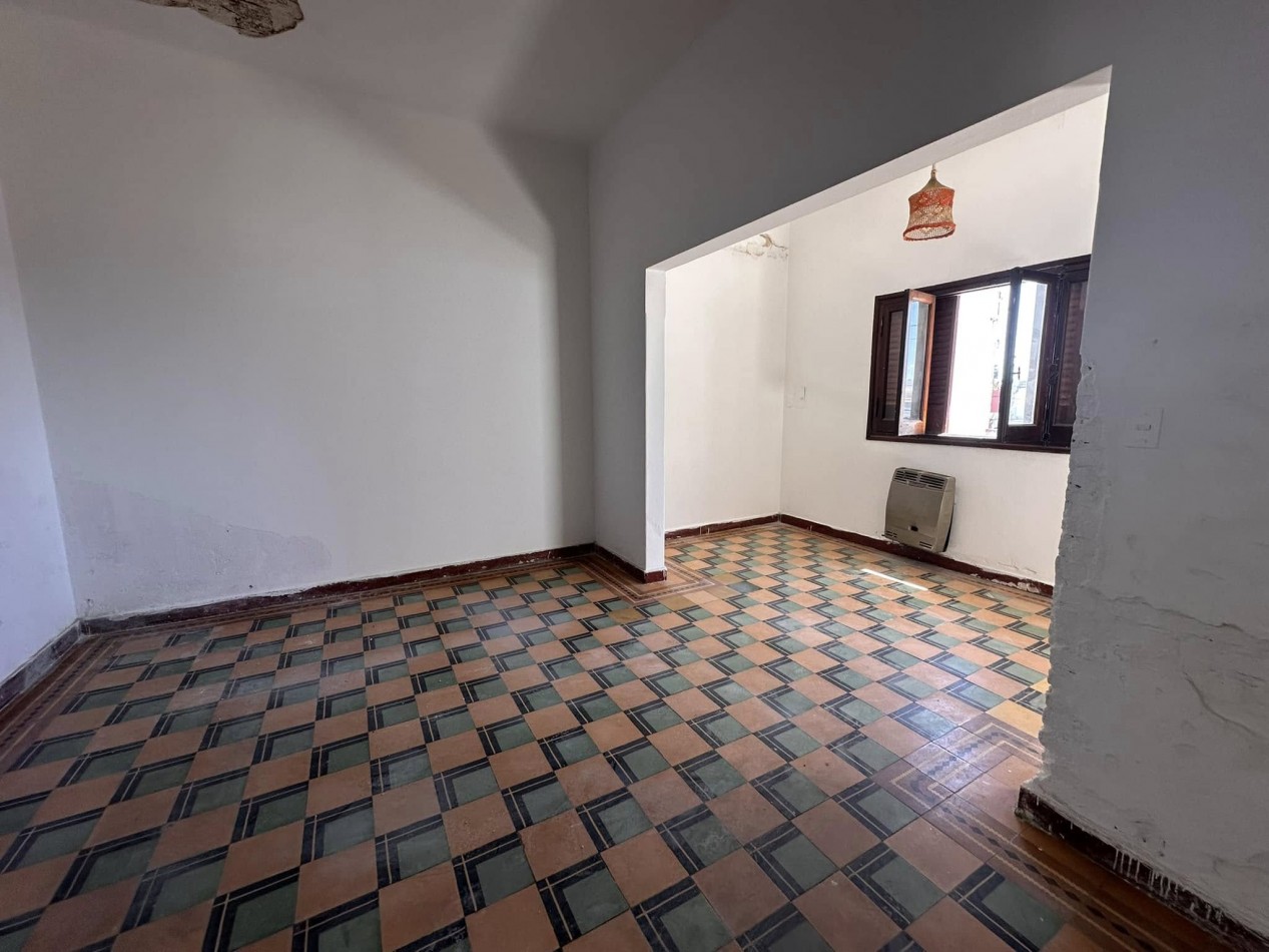 VENDO CASA A RECICLAR ZONA 5 ESQUINAS