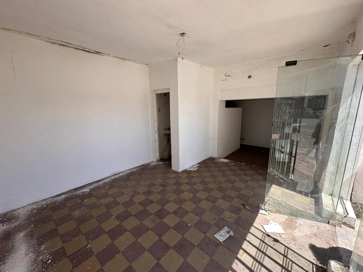 VENDO CASA A RECICLAR ZONA 5 ESQUINAS