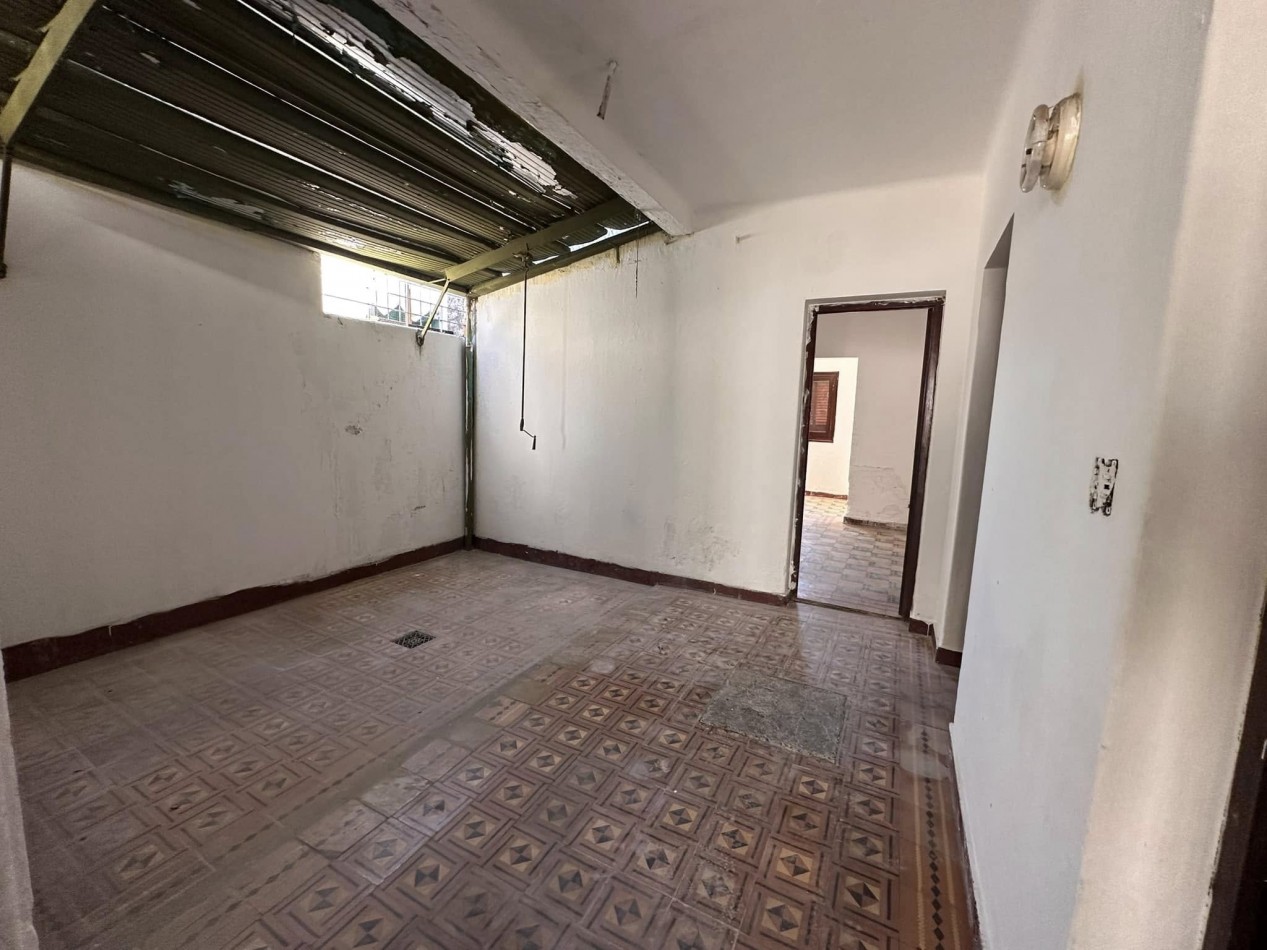 VENDO CASA A RECICLAR ZONA 5 ESQUINAS