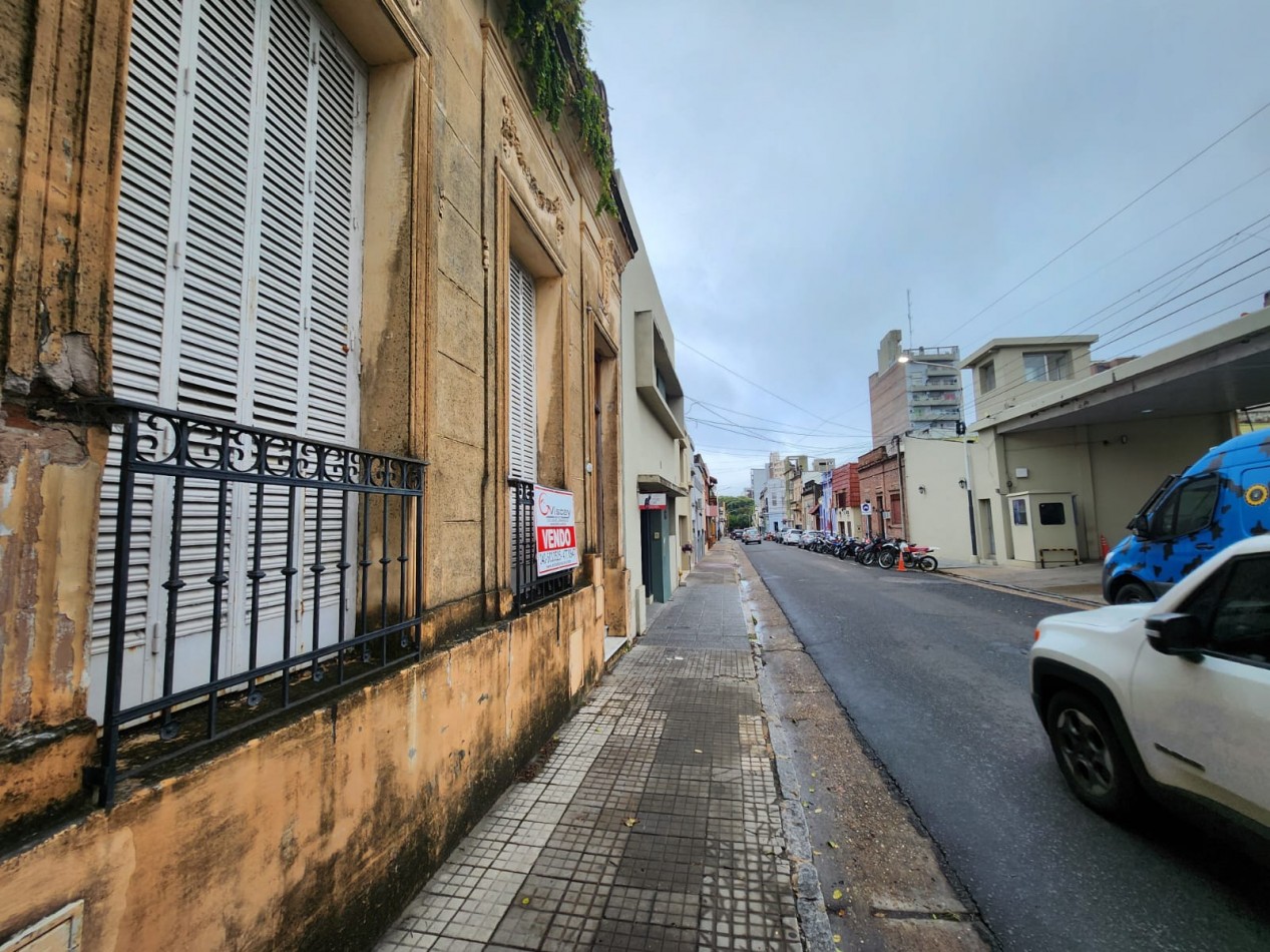 VENDO CASA A RECICLAR ZONA CASA DE GOBIERNO 