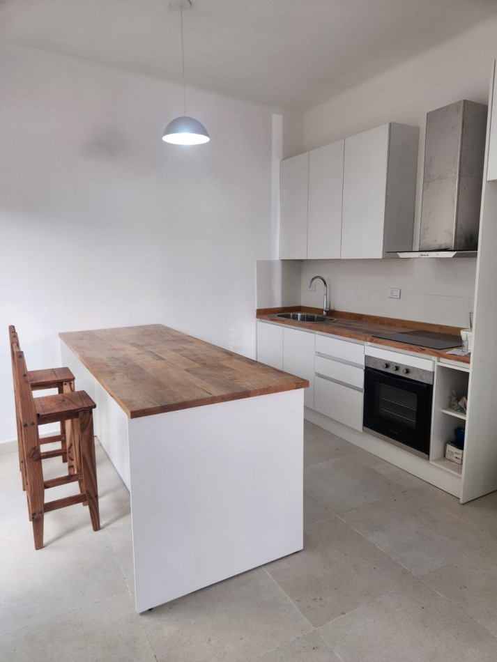 ALQUILO CASA ZONA CENTRO 2 DORMITORIOS, 2 BAÑOS $900.000 FINALES