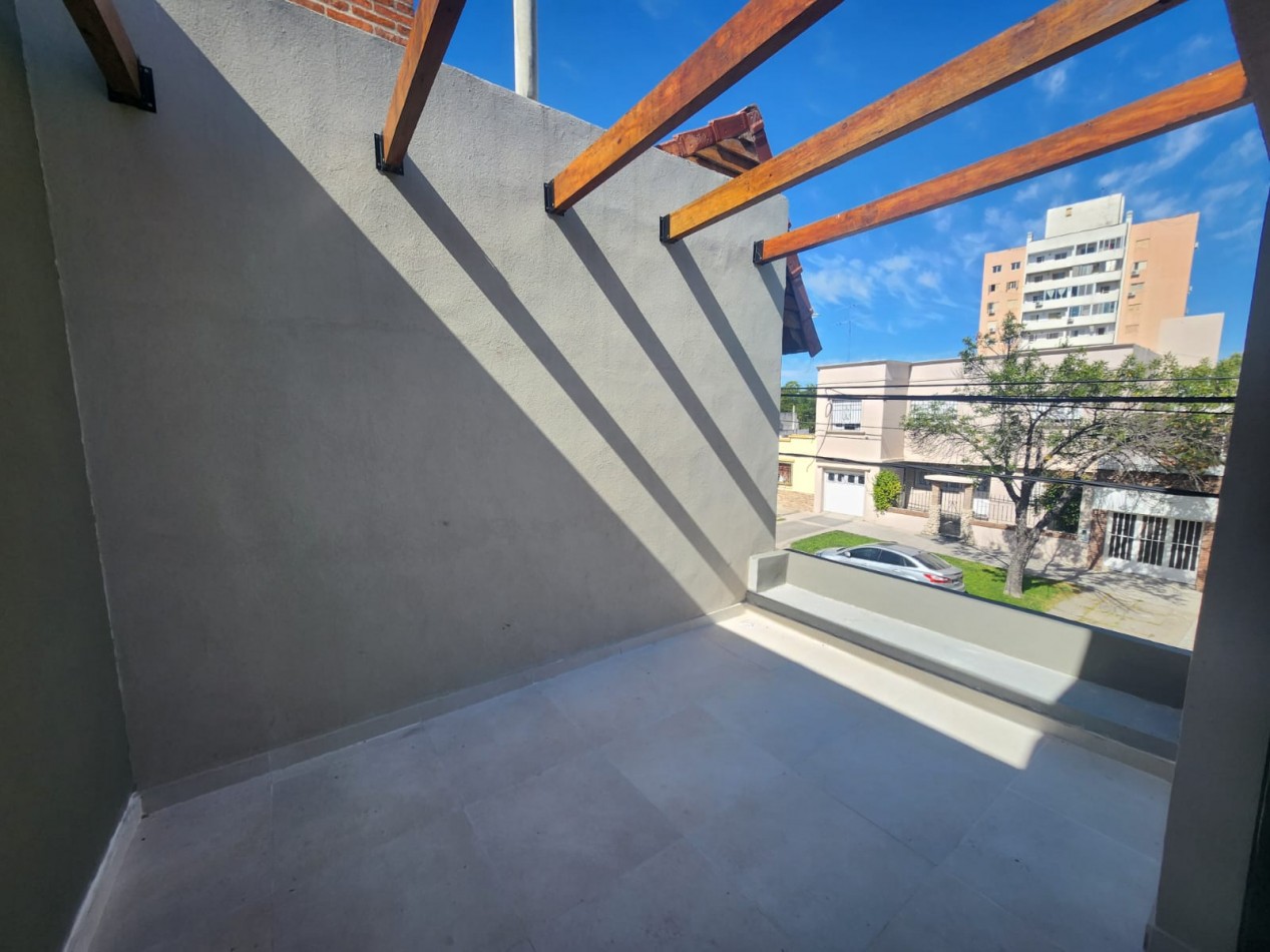 ALQUILO CASA ZONA CENTRO 2 DORMITORIOS, 2 BAÑOS $900.000 FINALES