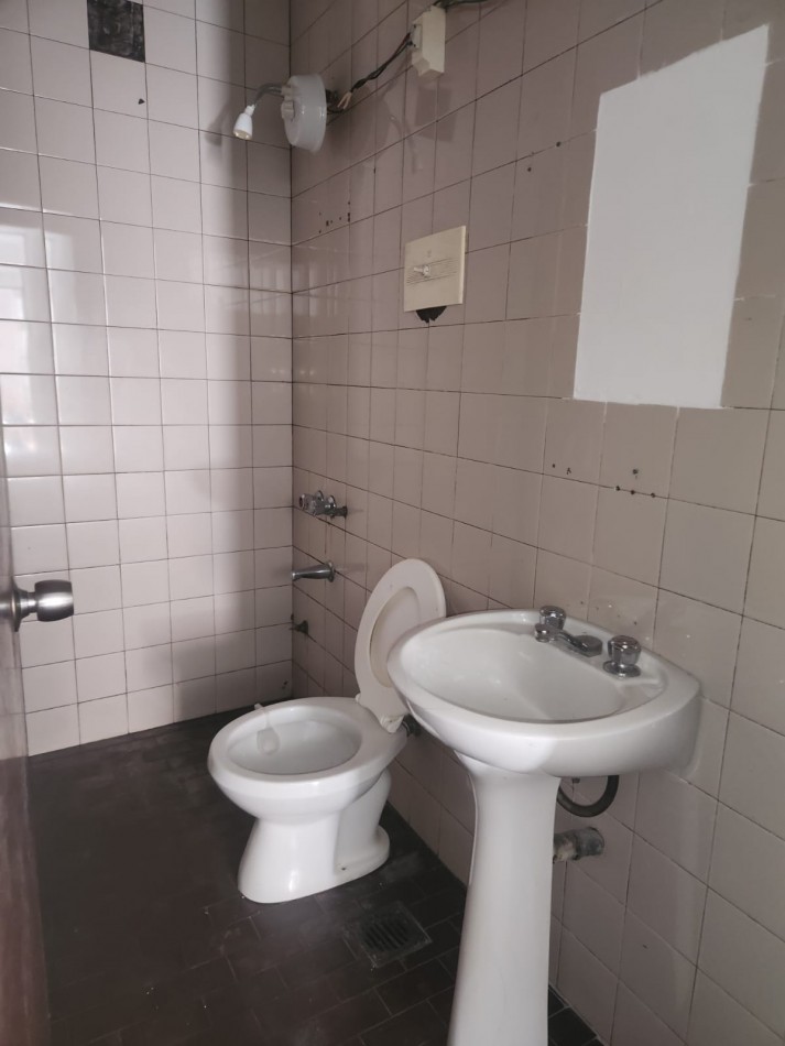 ALQUILO DEPTO 1 DORMITORIO $380.000 FINAL. ZONA CENTRO. EDIFICIO CON QUINCHO Y PILETA