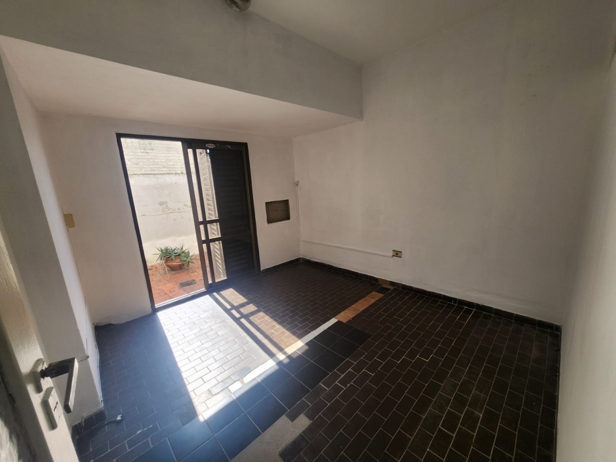 ALQUILO DEPTO 1 DORMITORIO $380.000 FINAL. ZONA CENTRO. EDIFICIO CON QUINCHO Y PILETA