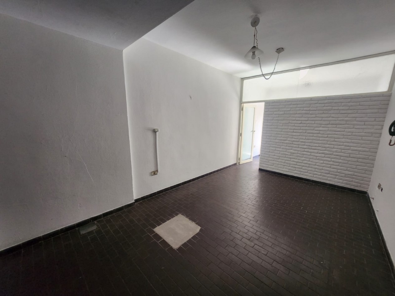 ALQUILO DEPTO 1 DORMITORIO $380.000 FINAL. ZONA CENTRO. EDIFICIO CON QUINCHO Y PILETA