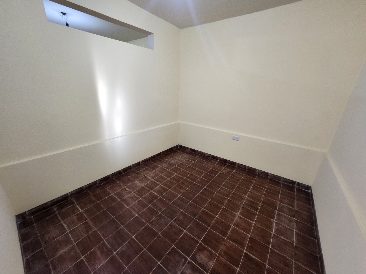 ALQUILO CASA 3 DORMITORIOS CON COCHERA $750.000+IMPUESTOS