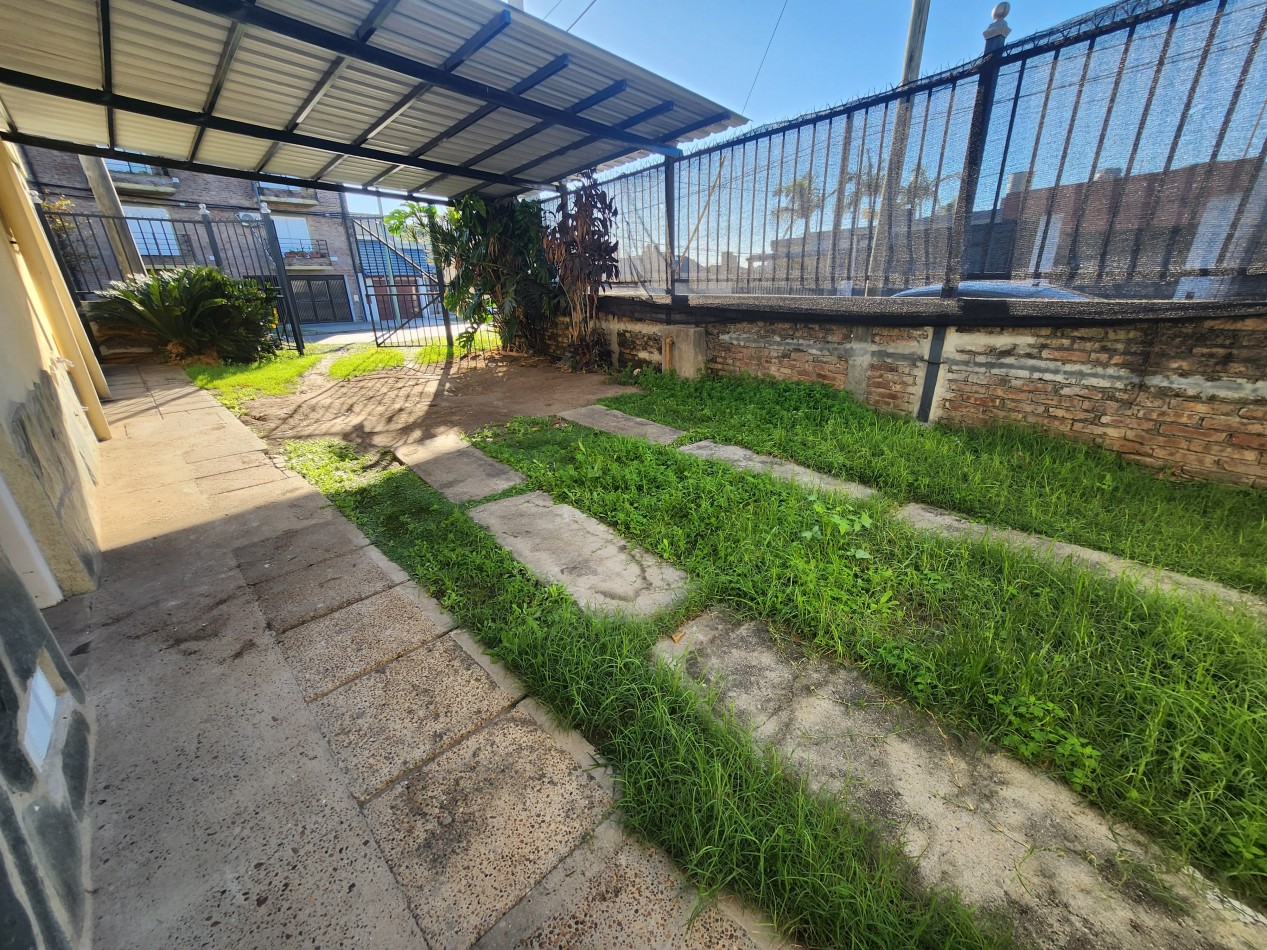 ALQUILO CASA 3 DORMITORIOS CON COCHERA $750.000+IMPUESTOS