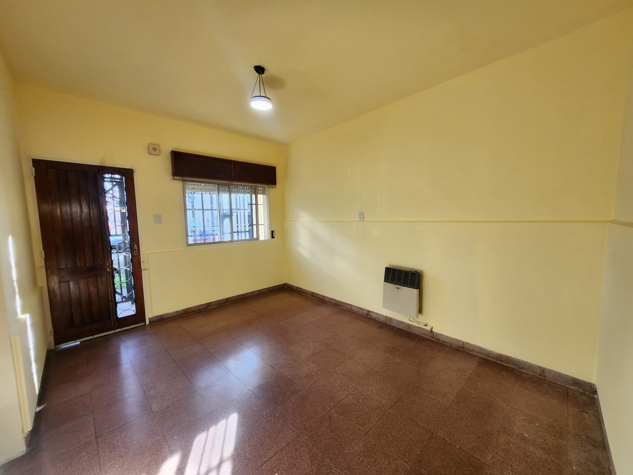 ALQUILO CASA 3 DORMITORIOS CON COCHERA $750.000+IMPUESTOS