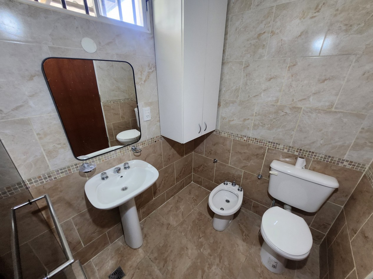 ALQUILO CASA 3 DORMITORIOS CON COCHERA $750.000+IMPUESTOS