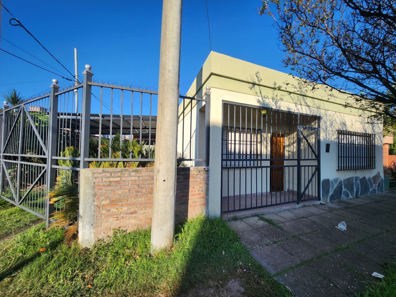 ALQUILO CASA 3 DORMITORIOS CON COCHERA $750.000+IMPUESTOS