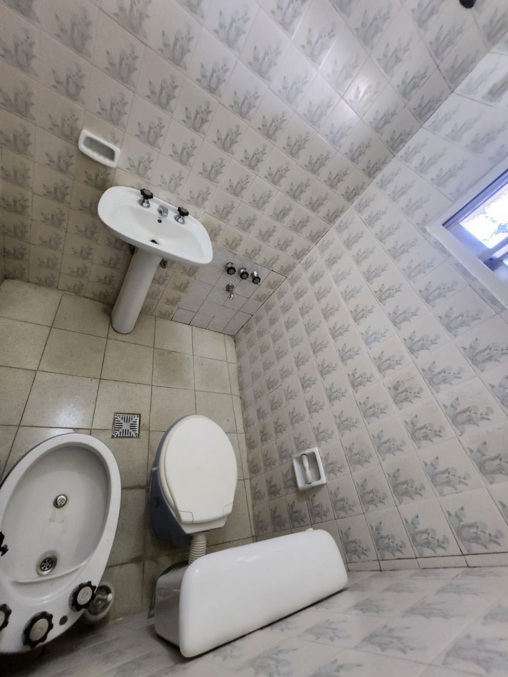 ALQUILO CASA 3 DORMITORIOS CON COCHERA $750.000+IMPUESTOS