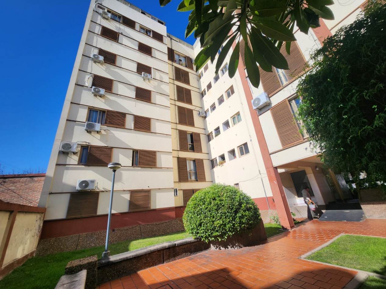 ALQUILO DEPTO 2 DORMITORIOS CON COCHERA $450.000+EXPENSAS+ IMPUESTOS