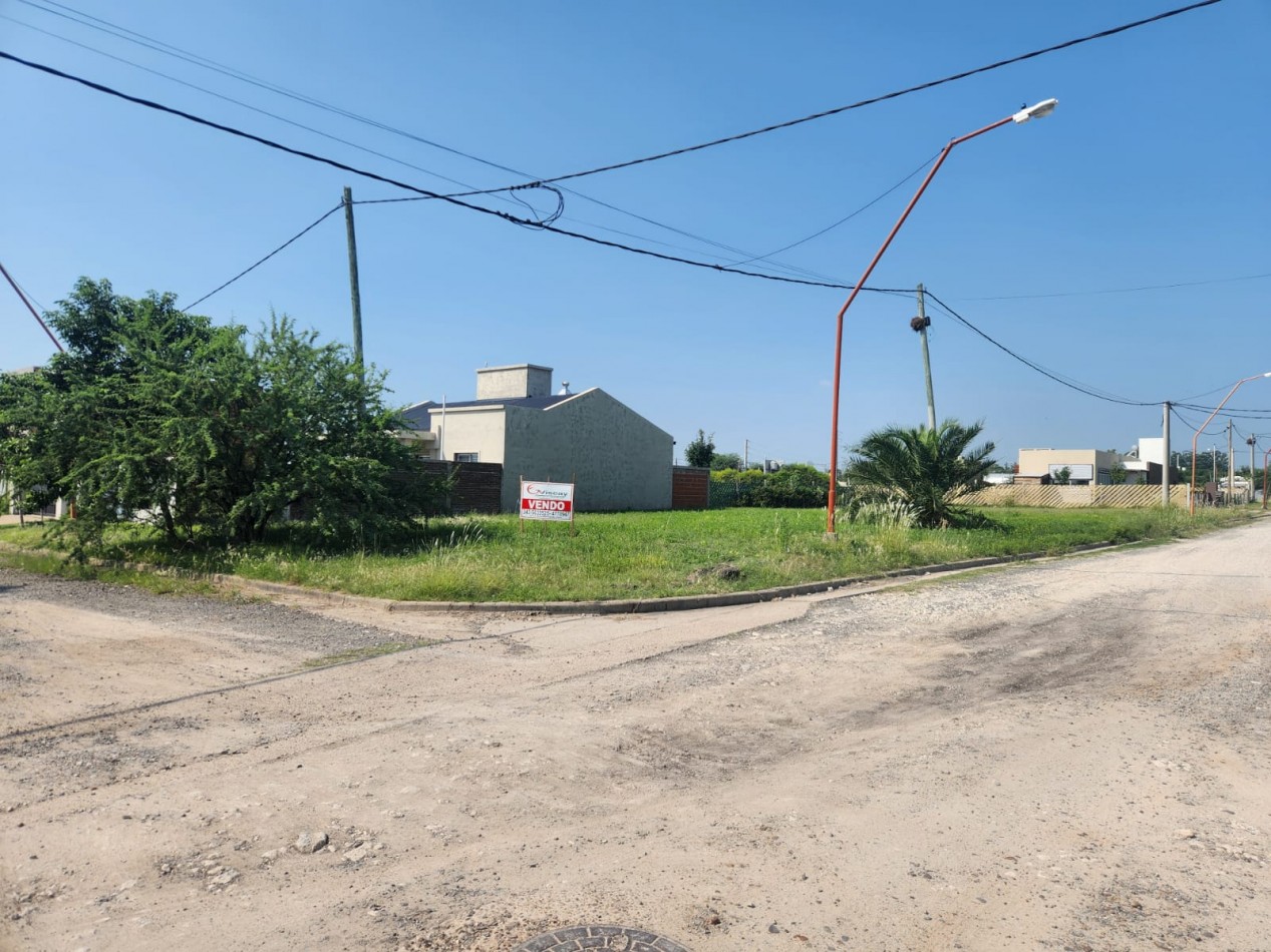 VENDO LOTE EN ORO VERDE 591 m2 LOTEO "OASIS 3" U$D 18.000