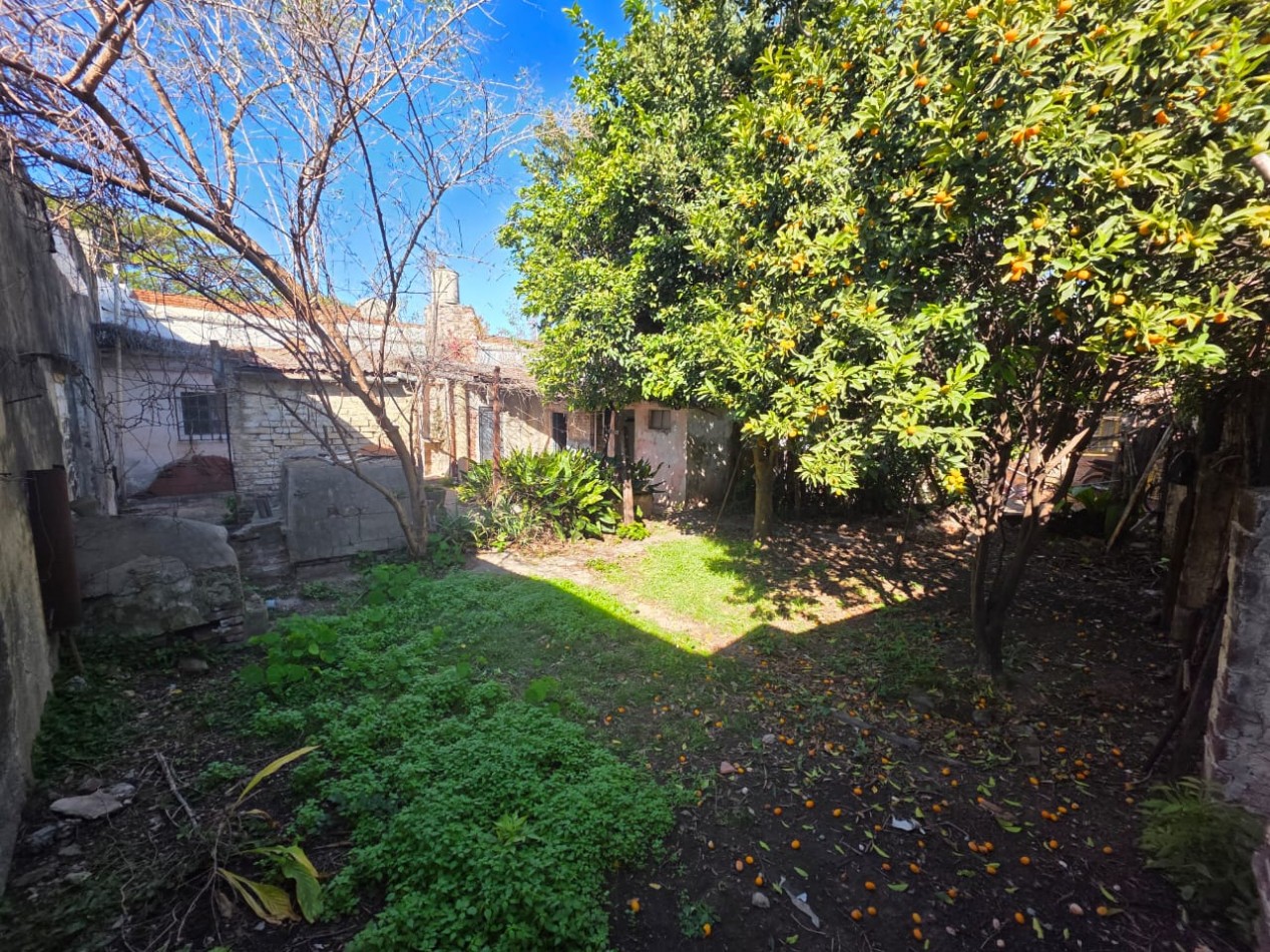 OPORTUNIDAD! VENDO CASA CENTRICA A RECICLAR U$S 49.000