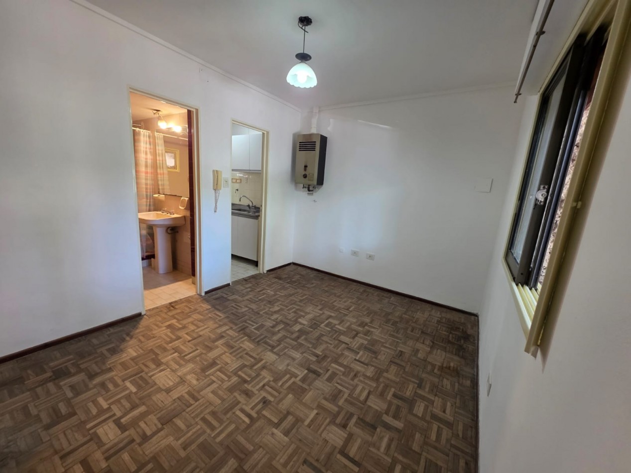 ALQUILO DEPTO 1 DORMITORIO ZONA PARQUE $300.000 +EXPENSAS 