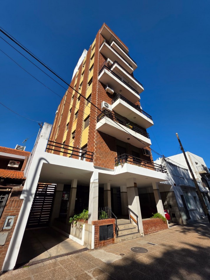 ALQUILO DEPTO 1 DOR ZONA PARQUE $290.000+EXPENSAS+IMPUESTOS