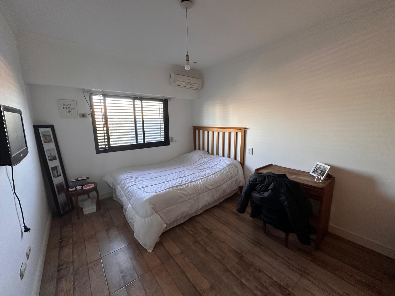 VENDO HERMOSA CASA ZONA PLAZA SAENZ PEÑA U$S 360.000.-