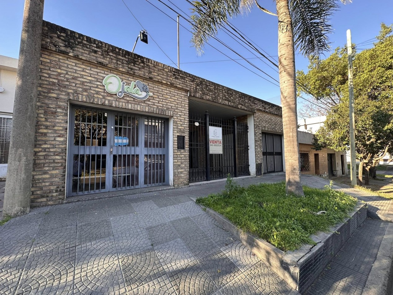 VENDO CASA 2 DORM, 2 COCHERAS. QUINCHO Y PILETA