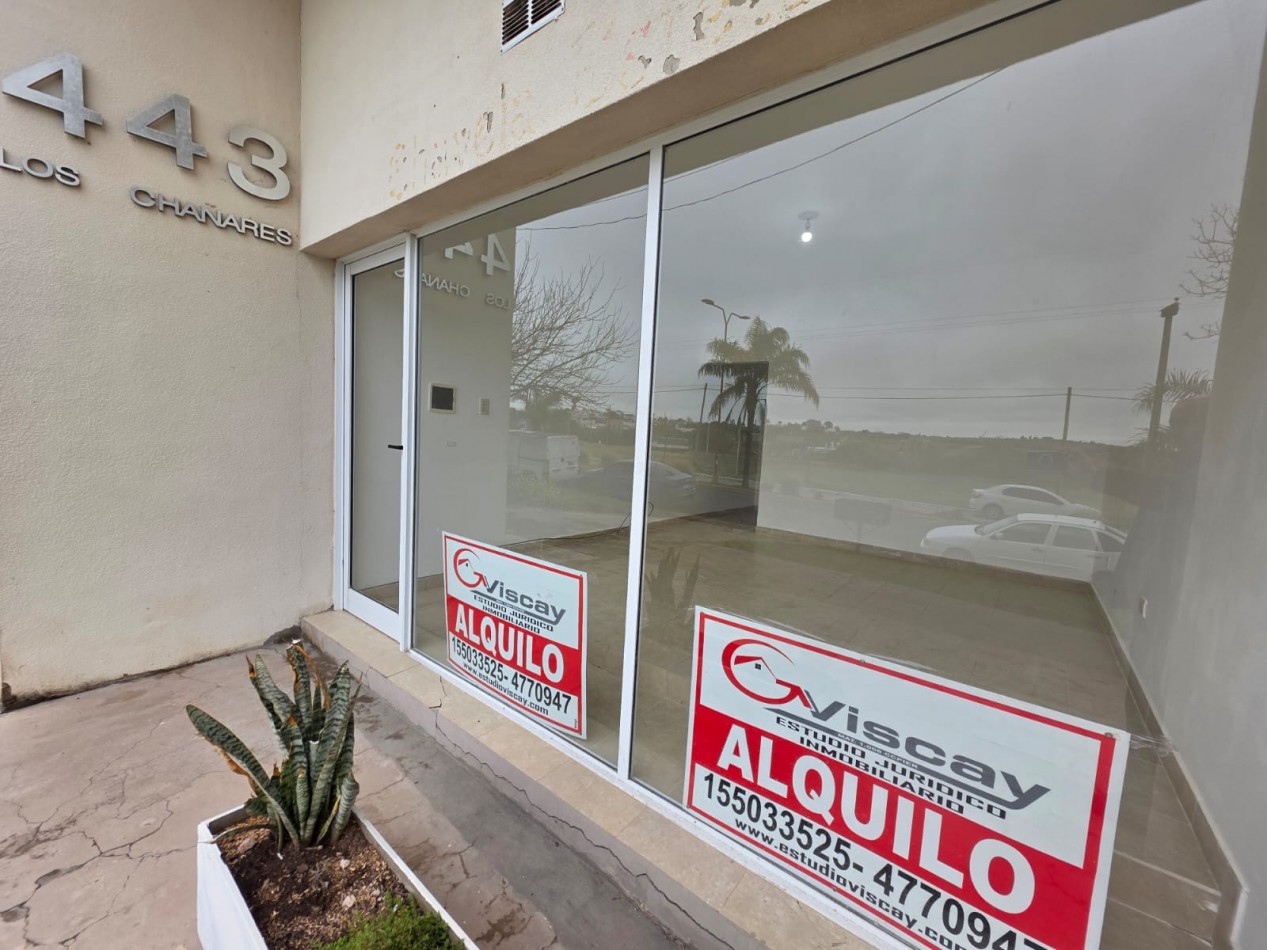 ALQUILO LOCAL EN AV LOS CHAÑAERS ORO VERDE $200.000+EXPENSAS.-