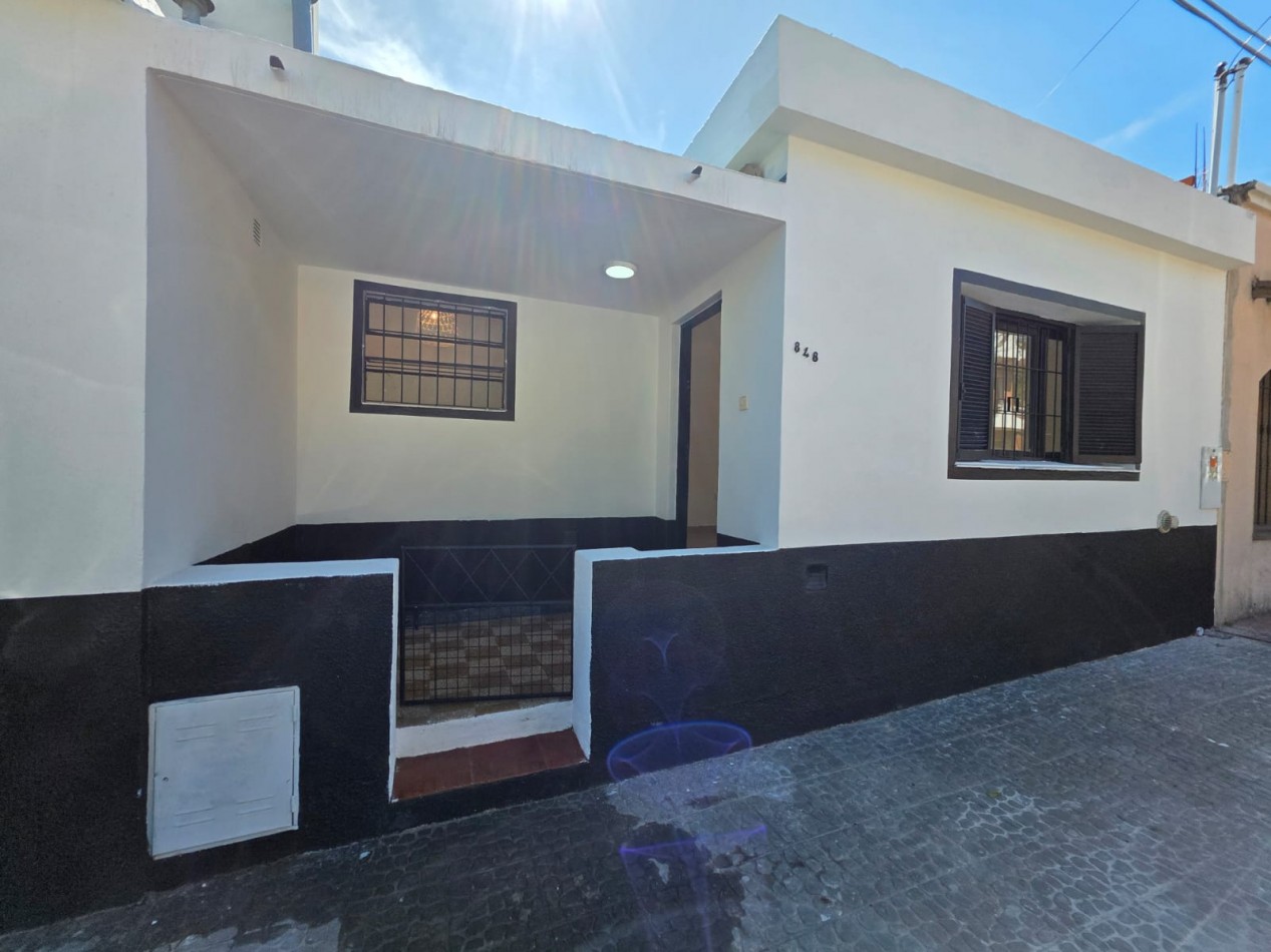 ALQUILO CASA 3 DOR ZONA CENTRO/PARQUE $550.000 + IMPUESTOS