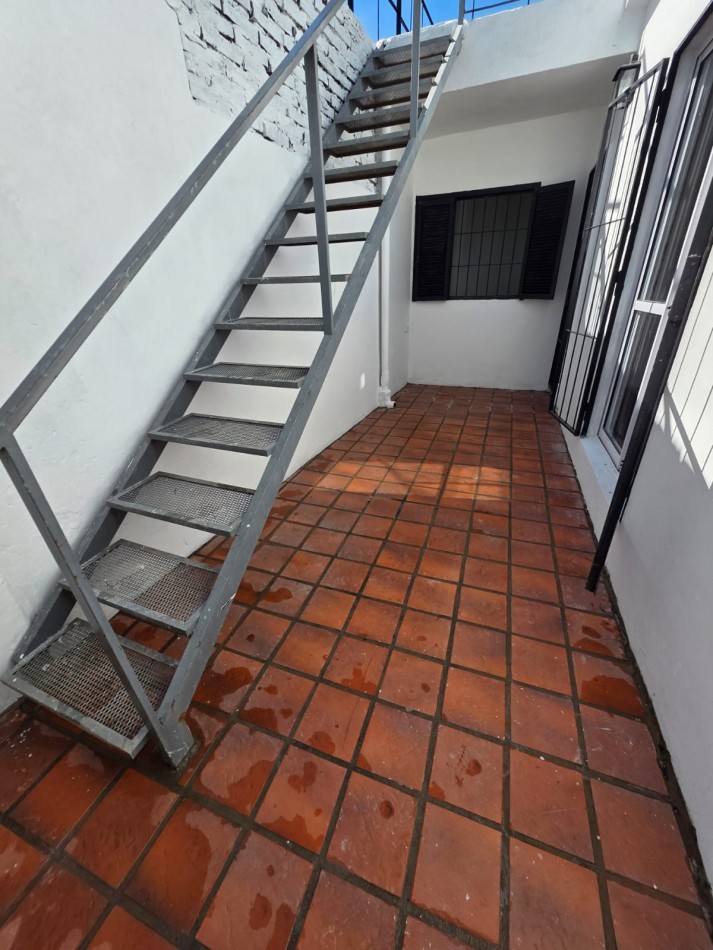 ALQUILO CASA 3 DOR ZONA CENTRO/PARQUE $550.000 + IMPUESTOS