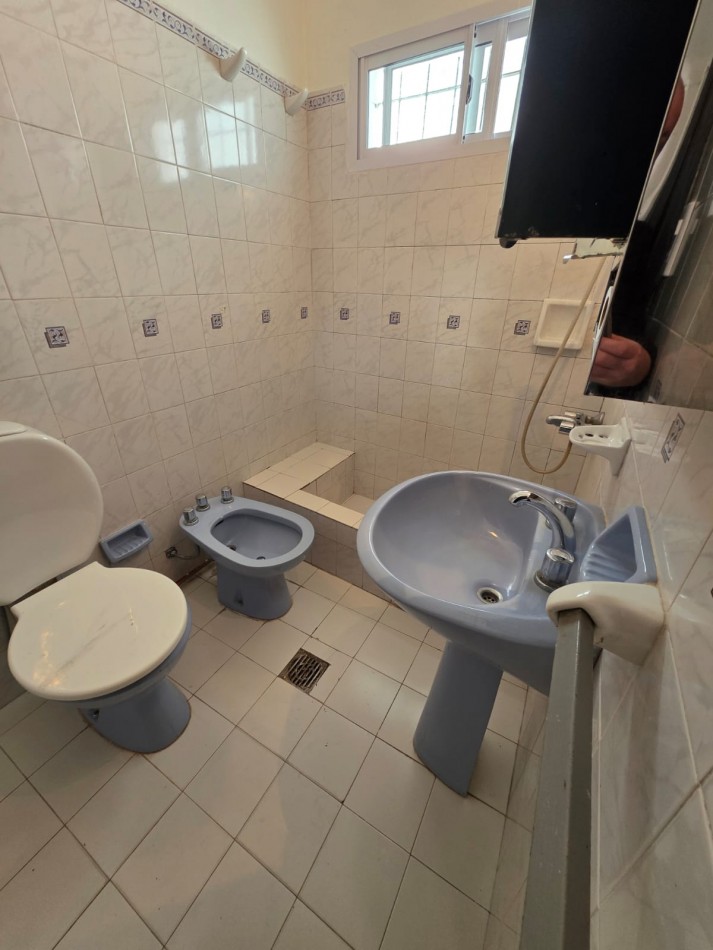 ALQUILO CASA 3 DOR ZONA CENTRO/PARQUE $550.000 + IMPUESTOS