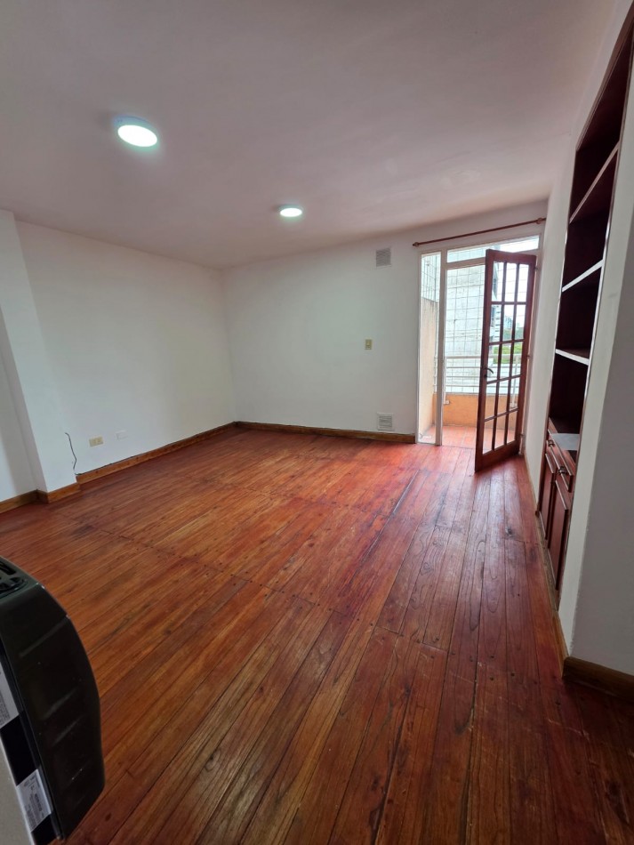 ALQUILO DEPARTAMENTO DE 2 DORMITORIOS. ZONA PARQUE $420.000 + EXPENSAS + TASAS