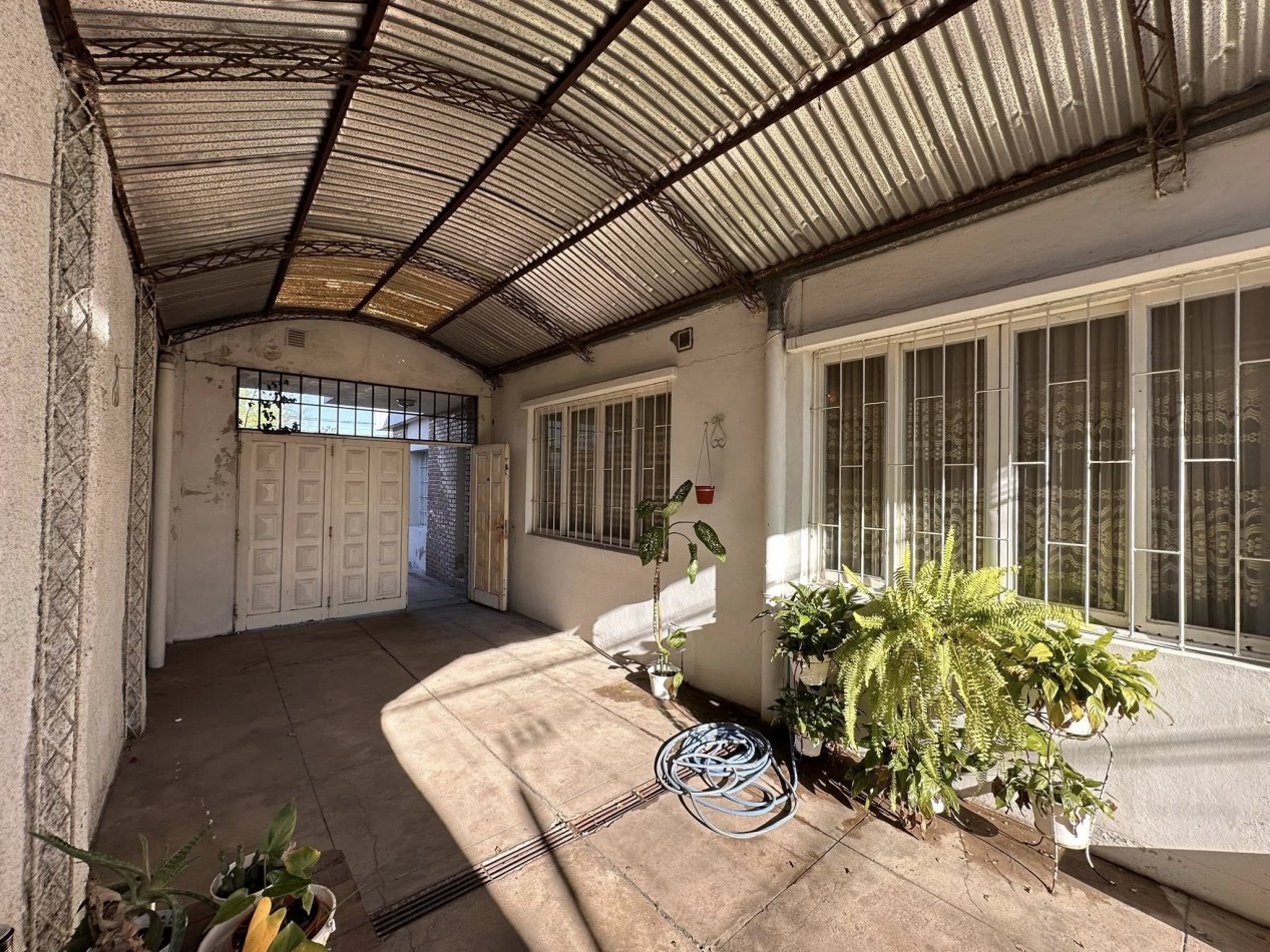 VENDO CASA 3 DORM . LOCAL COMERCIAL. GALPON
