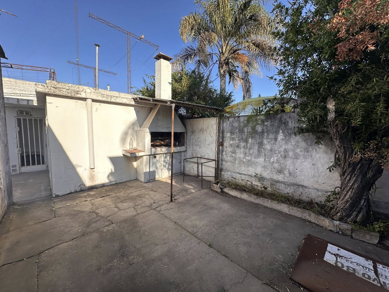 VENDO CASA 3 DORM . LOCAL COMERCIAL. GALPON