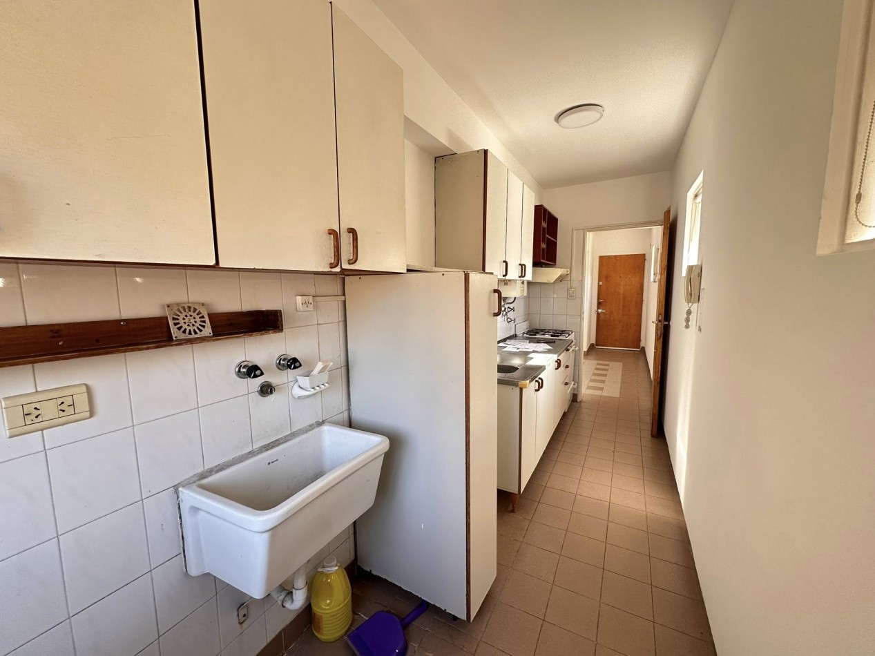 VENDO DEPARTAMENTO DE 3 DORMITORIOS, 2 BAÑOS. U$D 70.000
