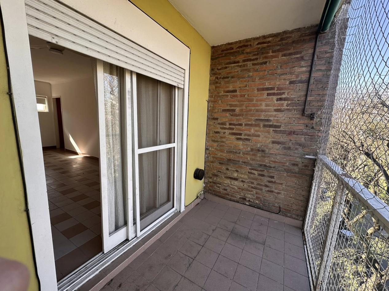 VENDO DEPARTAMENTO DE 3 DORMITORIOS, 2 BAÑOS. U$D 70.000