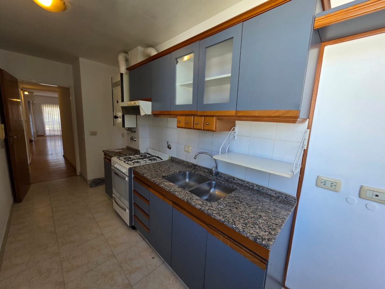 ALQUILO DEPTO 2 DORMITORIOS. ZONA PARQUE $650.000 + EXPENSAS + TASAS 