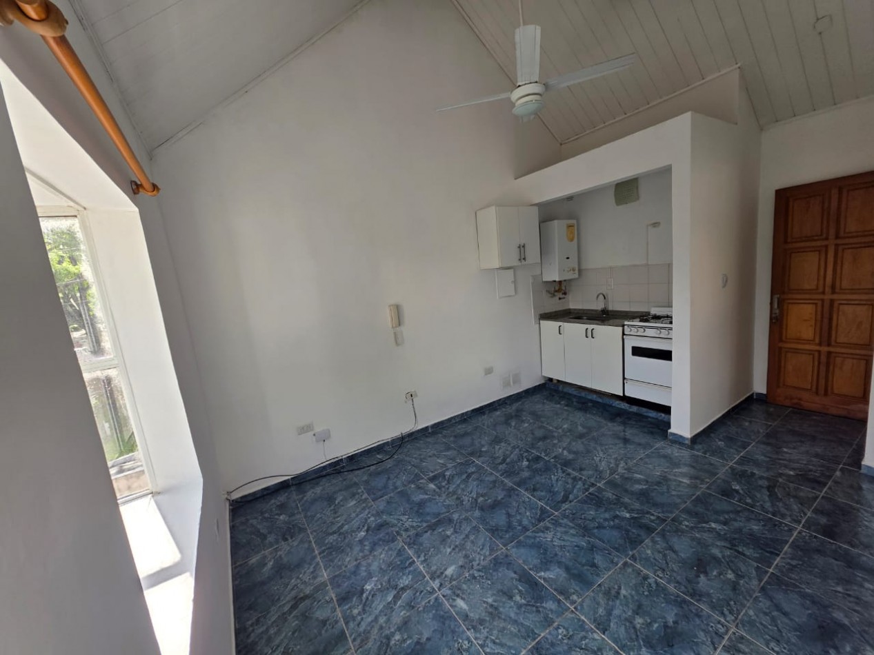 ALQUILO DEPTO 1 DOR CON COCHERA ZONA PARQUE $400.000 + EXPENSAS + TASAS 