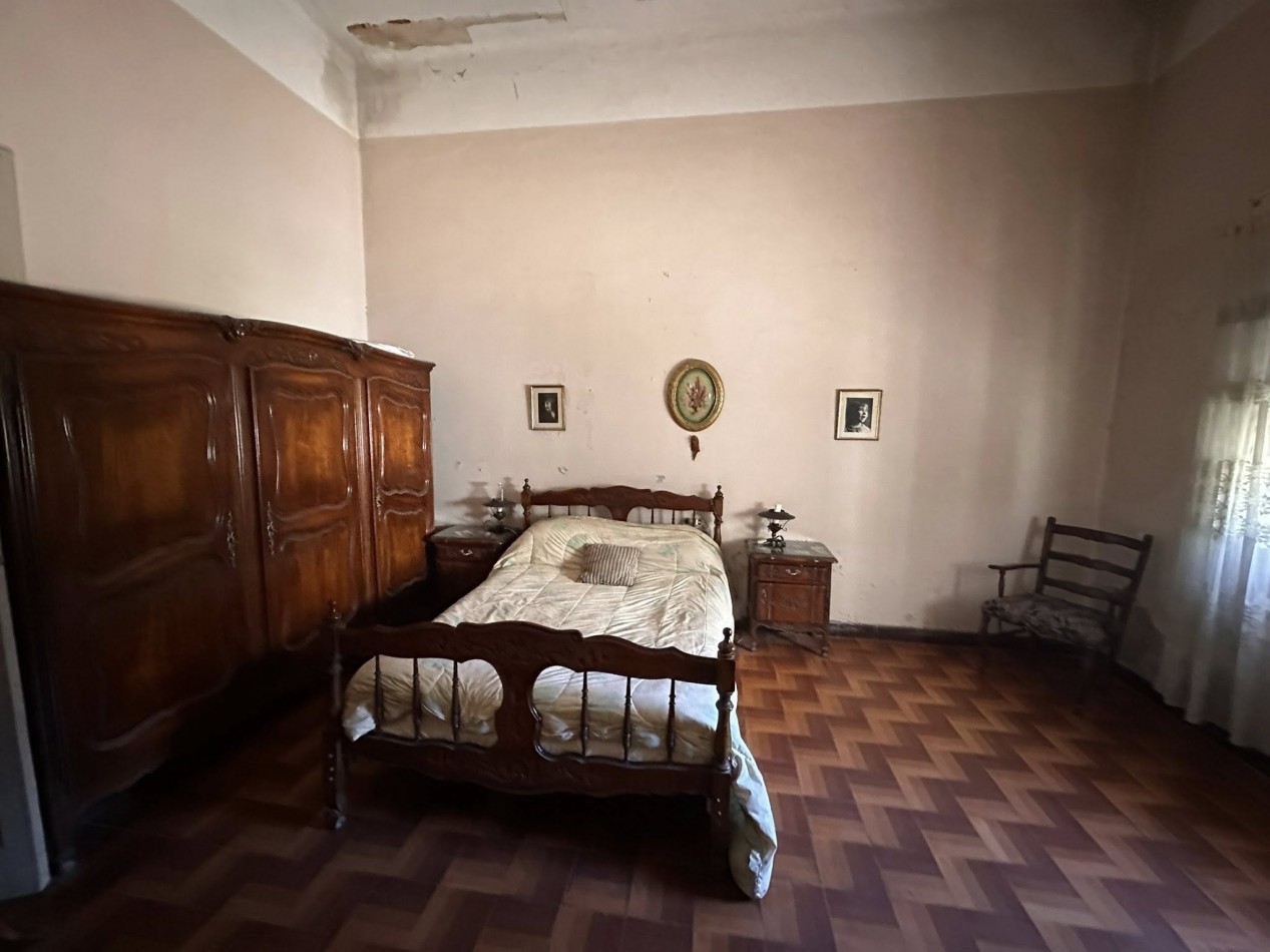 VENDO CASA ZONA CENTRO A RECICLAR 700m2