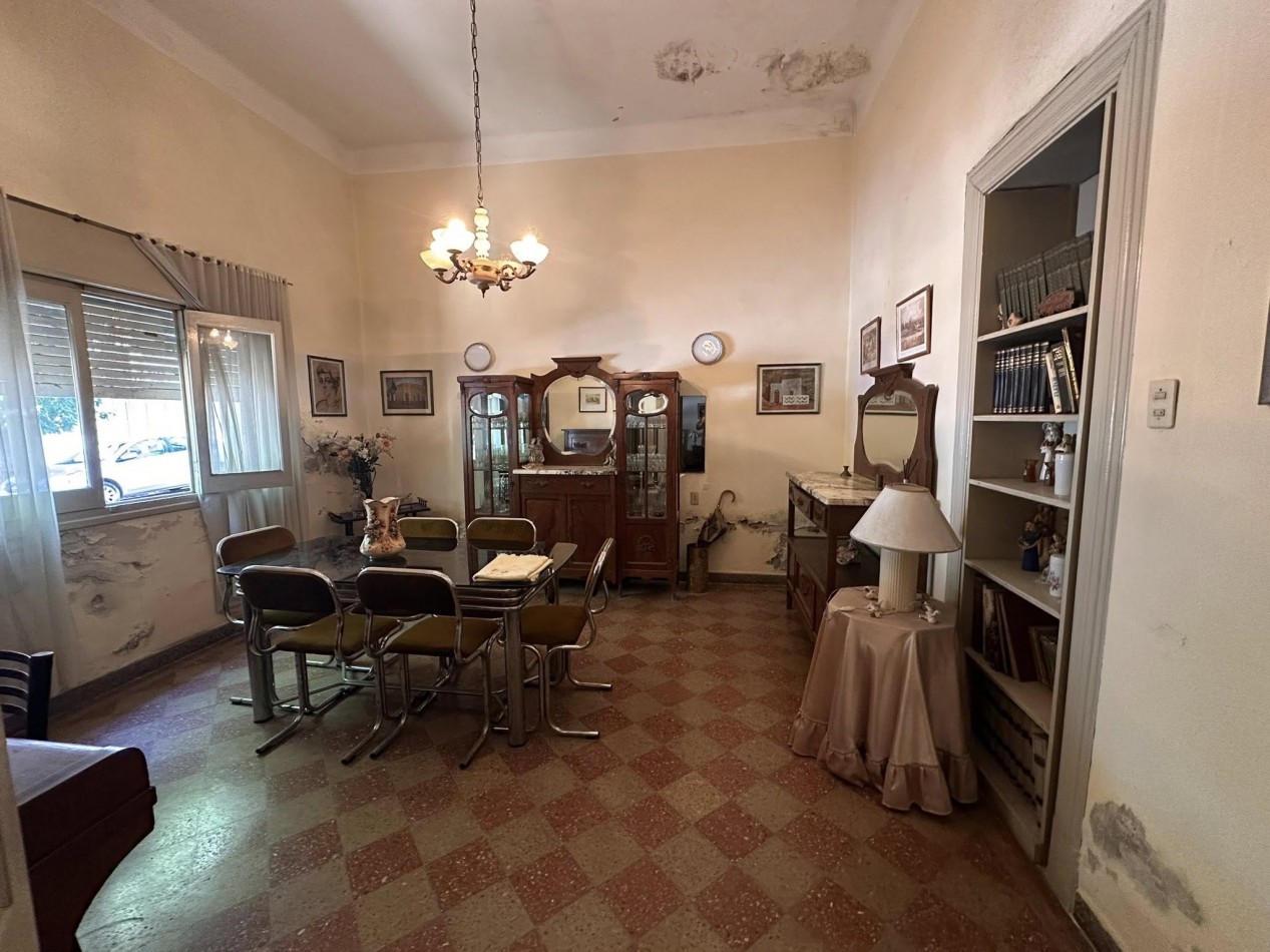 VENDO CASA ZONA CENTRO A RECICLAR 700m2