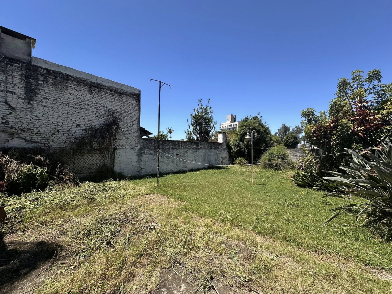 VENDO CASA ZONA CENTRO A RECICLAR 700m2